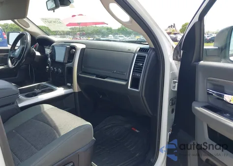 2016 Ram 1500 Big Horn z USA, uszkodzony, nr VIN 1C6RR6GG1GS268970